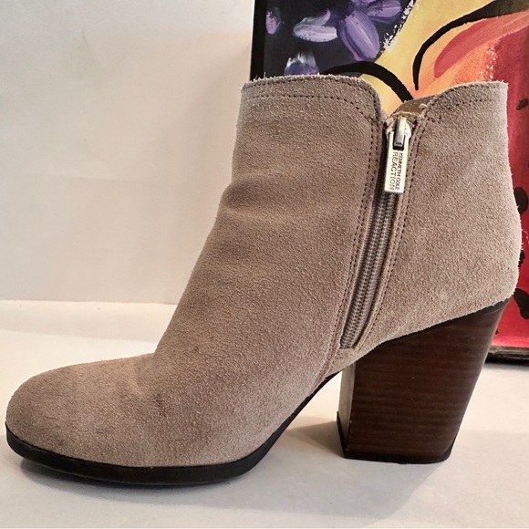 Suede booties - Picture 2 of 15